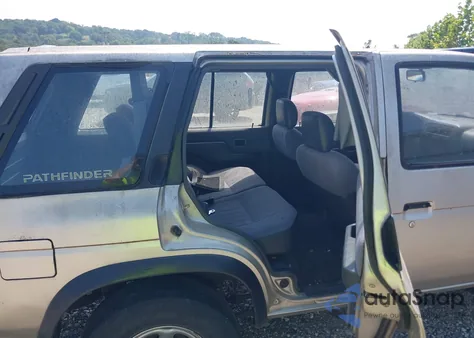 1995 Nissan Pathfinder Xe/Le из США, поврежденный, VIN JN8HD17S4SW062977